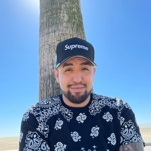 Meet your Posher, Holly